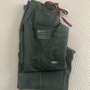 Figs Bonsai Evans scrub pants and scrub top